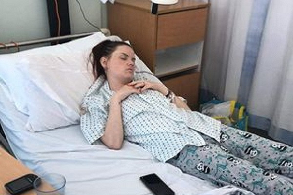 Nôn 30 lần mỗi ngày, cô gái mắc bệnh dạ dày hiếm gặp Non 30 lan moi ngay, co gai mac benh da day hiem gap