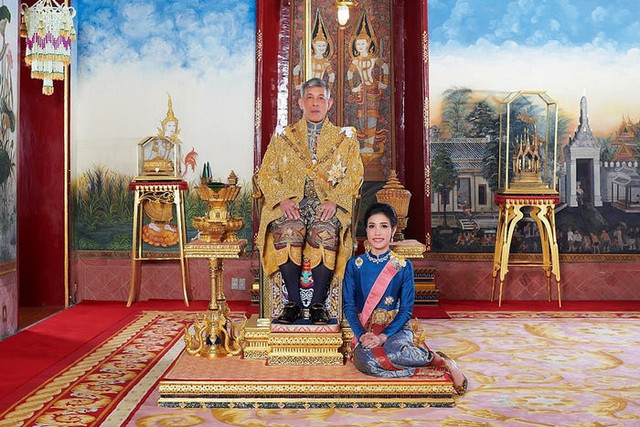 Điều ít biết về Hoàng quý phi Thái Lan vừa được Nhà vua phục vị Dieu it biet ve Hoang quy phi Thai Lan vua duoc Nha vua phuc vi