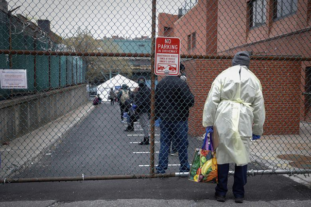 Cận cảnh bên trong tâm dịch COVID-19 New York - Hình 14 Can canh ben trong tam dich COVID-19 New York-Hinh-14