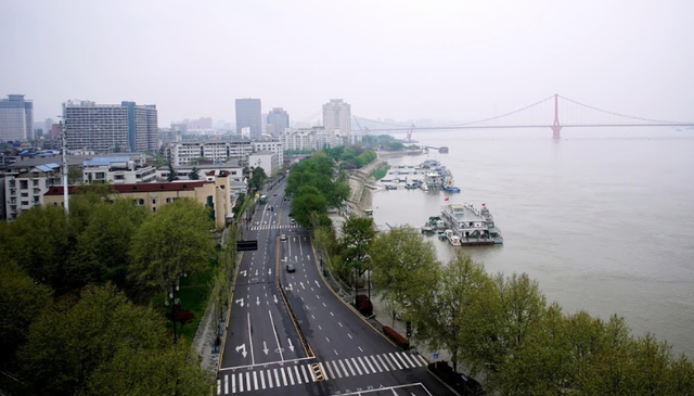 Đến nay Vũ Hán đã khác thời điểm phong toả như thế nào? - Hình 6 Den nay Vu Han da khac thoi diem phong toa nhu the nao?-Hinh-6