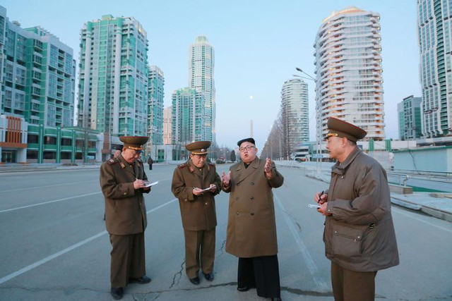 Chùm ảnh về các hoạt động của Chủ tịch Triều Tiên Kim Jong-un - Hình 15 Chum anh ve cac hoat dong cua Chu tich Trieu Tien Kim Jong-un-Hinh-15