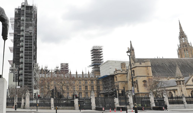 Những hình ảnh đối lập ở London trước và sau khi dịch COVID-19 bùng phát - Hình 12 Nhung hinh anh doi lap o London truoc va sau khi dich COVID-19 bung phat-Hinh-12