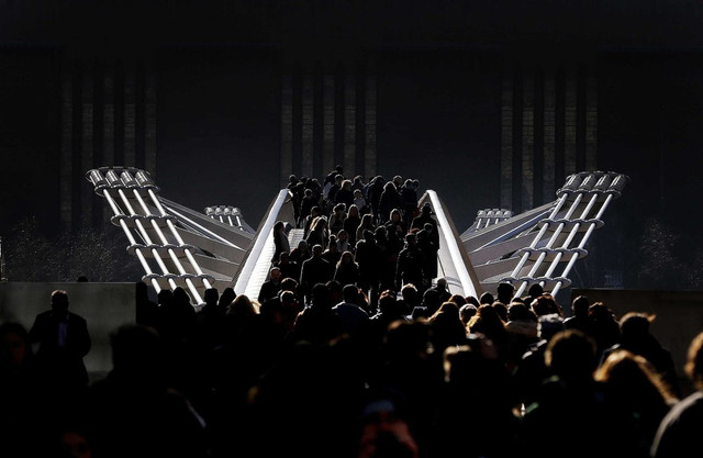 Những hình ảnh đối lập ở London trước và sau khi dịch COVID-19 bùng phát - Hình 3 Nhung hinh anh doi lap o London truoc va sau khi dich COVID-19 bung phat-Hinh-3