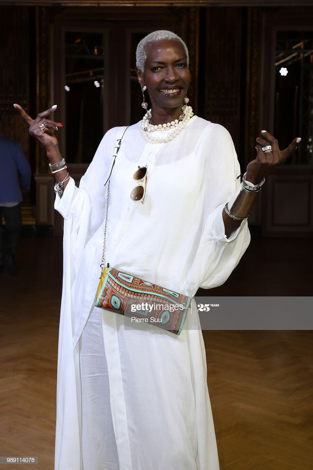 Cuộc đời Công chúa Burundi là người mẫu da màu đầu tiên của Pháp - Hình 14 Cuoc doi Cong chua Burundi la nguoi mau da mau dau tien cua Phap-Hinh-14