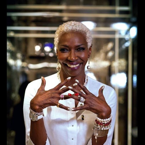 Cuộc đời Công chúa Burundi là người mẫu da màu đầu tiên của Pháp - Hình 11 Cuoc doi Cong chua Burundi la nguoi mau da mau dau tien cua Phap-Hinh-11