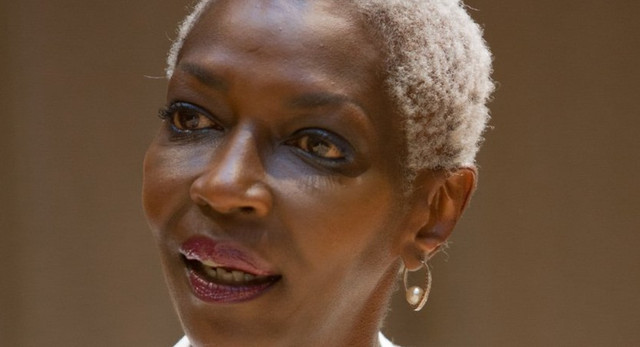 Cuộc đời Công chúa Burundi là người mẫu da màu đầu tiên của Pháp - Hình 7 Cuoc doi Cong chua Burundi la nguoi mau da mau dau tien cua Phap-Hinh-7