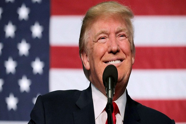 Chùm ảnh Tổng thống Trump vừa bước sang tuổi 74 Chum anh Tong thong Trump vua buoc sang tuoi 74
