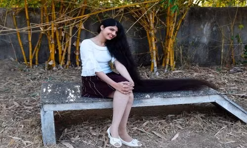 Cuoc song cua thieu nu xinh dep co mai toc dai nhat the gioi-Hinh-5