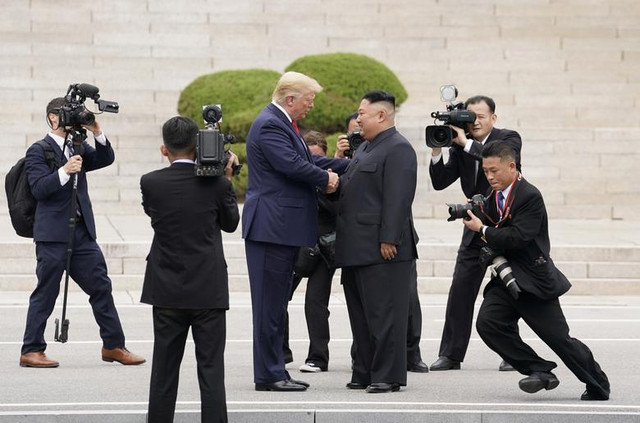Nhìn lại 3 năm cầm quyền của Tổng thống Mỹ Donald Trump - Hình 3 Nhin lai 3 nam cam quyen cua Tong thong My Donald Trump-Hinh-3