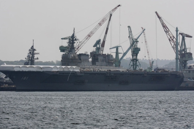 Chiêm ngưỡng tàu sân bay trực thăng Hyuga của Nhật Bản - Hình 4 Chiem nguong tau san bay truc thang Hyuga cua Nhat Ban-Hinh-4