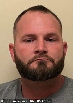 Chú cưỡng hiếp cháu gái rồi thuê sát thủ "giết người diệt khẩu" Chu cuong hiep chau gai roi thue sat thu