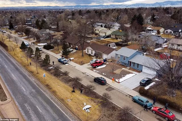 Khoanh khac dong co may bay cho day khach boc chay giua khong trung-Hinh-9