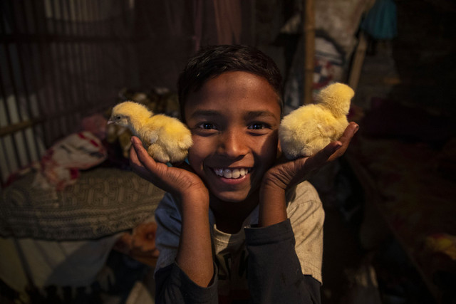 Cận cảnh cuộc sống vất vả của cậu bé nhặt rác ở Ấn Độ - Hình 5 Can canh cuoc song vat va cua cau be nhat rac o An Do-Hinh-5