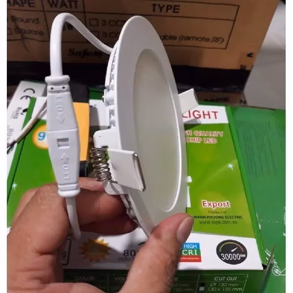 Chon den LED 'chuan khong can chinh'-Hinh-2