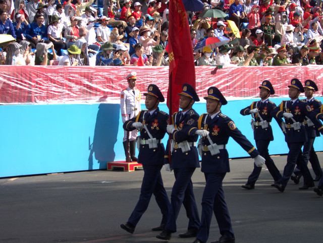 Toàn cảnh tổng duyệt lễ diễu binh, diễu hành mừng Đại lễ 30/4 - Hình 19 Toan canh tong duyet le dieu binh, dieu hanh mung Dai le 30/4-Hinh-19