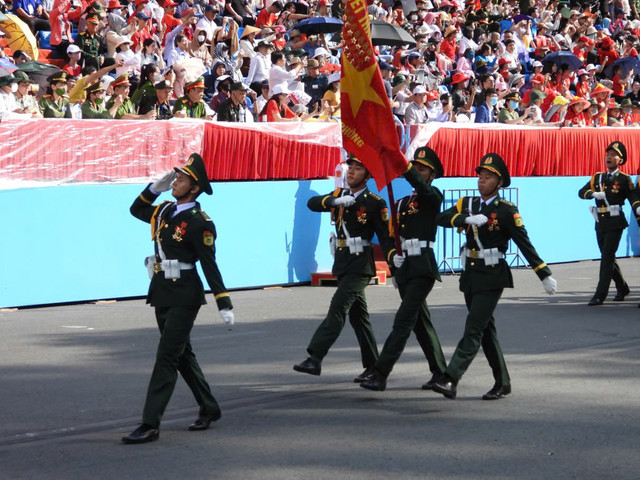Toàn cảnh tổng duyệt lễ diễu binh, diễu hành mừng Đại lễ 30/4 - Hình 17 Toan canh tong duyet le dieu binh, dieu hanh mung Dai le 30/4-Hinh-17