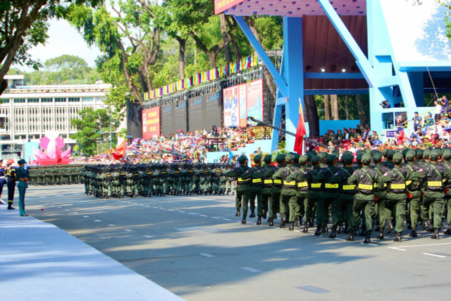 Toàn cảnh tổng duyệt lễ diễu binh, diễu hành mừng Đại lễ 30/4 - Hình 38 Toan canh tong duyet le dieu binh, dieu hanh mung Dai le 30/4-Hinh-38