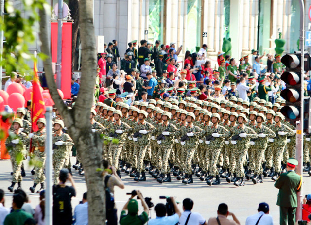 Toàn cảnh tổng duyệt lễ diễu binh, diễu hành mừng Đại lễ 30/4 - Hình 30 Toan canh tong duyet le dieu binh, dieu hanh mung Dai le 30/4-Hinh-30