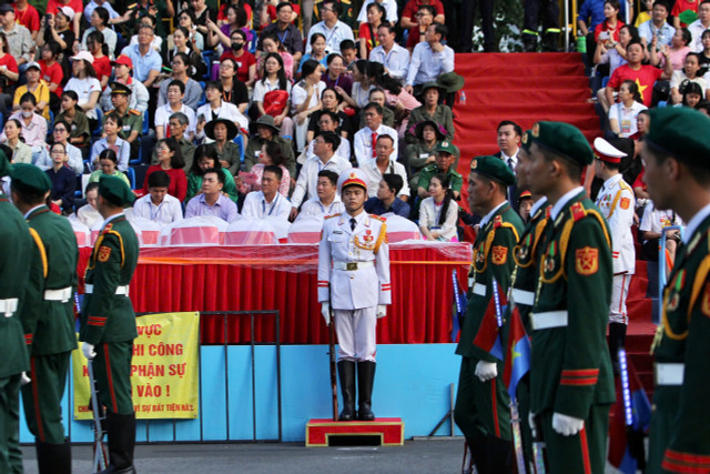 Toàn cảnh tổng duyệt lễ diễu binh, diễu hành mừng Đại lễ 30/4 - Hình 4 Toan canh tong duyet le dieu binh, dieu hanh mung Dai le 30/4-Hinh-4