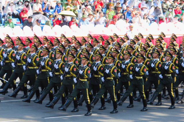 Toàn cảnh tổng duyệt lễ diễu binh, diễu hành mừng Đại lễ 30/4 - Hình 36 Toan canh tong duyet le dieu binh, dieu hanh mung Dai le 30/4-Hinh-36