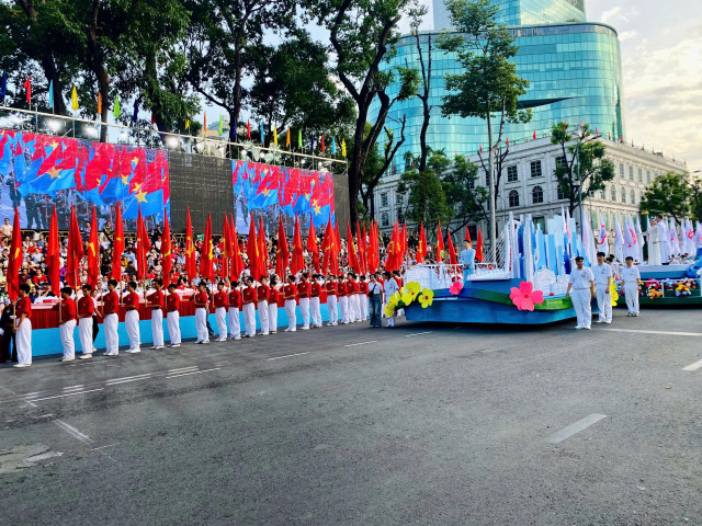 Toàn cảnh tổng duyệt lễ diễu binh, diễu hành mừng Đại lễ 30/4 - Hình 9 Toan canh tong duyet le dieu binh, dieu hanh mung Dai le 30/4-Hinh-9