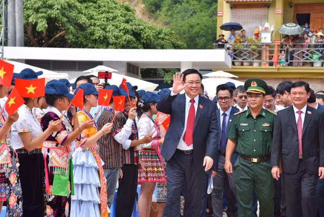 Trungnam Group khanh thanh va ban giao Truong THPT Ky Son trong ngay khai giang nam hoc moi-Hinh-2