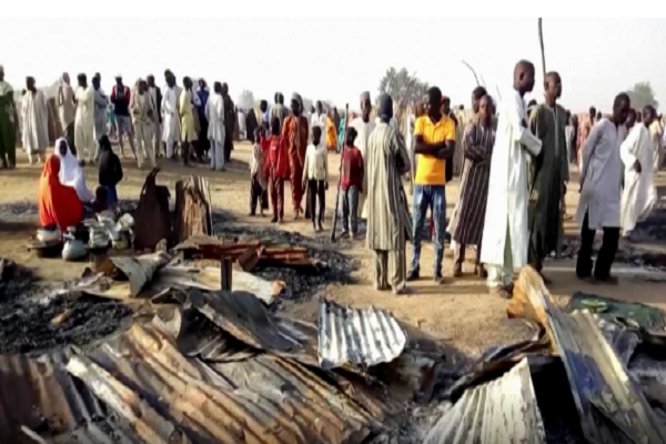 Vụ thảm sát 100 dân thường rúng động thế giới Vu tham sat 100 dan thuong rung dong the gioi