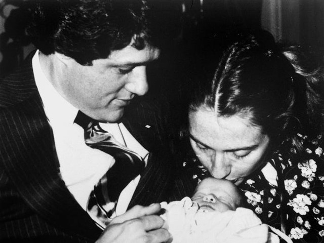 Cuộc hôn nhân gần nửa thế kỷ của cựu Tổng thống Clinton - Hình 7 Cuoc hon nhan gan nua the ky cua cuu Tong thong Clinton-Hinh-7