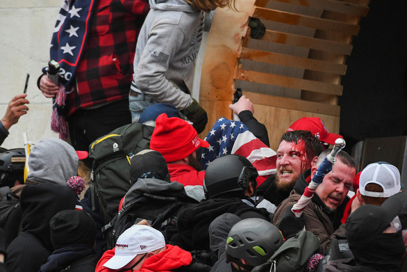 Bao nhiêu quan chức rời chính quyền Trump hậu bạo loạn ở Đồi Capitol? - Hình 6 Bao nhieu quan chuc roi chinh quyen Trump hau bao loan o Doi Capitol?-Hinh-6