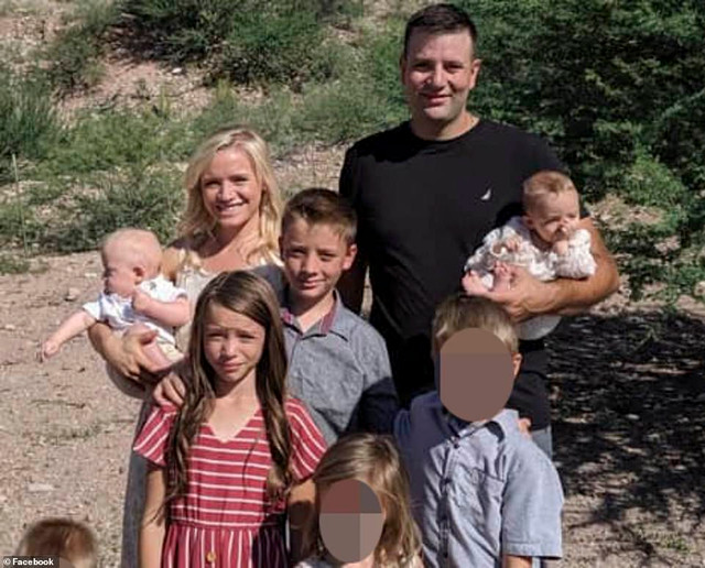 Hien truong vu nhom vu trang tham sat ca gia dinh nguoi My gay rung dong-Hinh-7