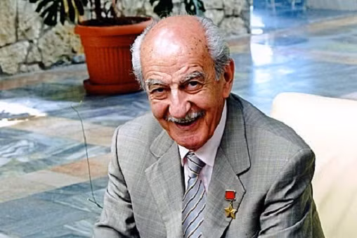 Chuyen ve nu diep vien huyen thoai cua Lien Xo vua qua doi-Hinh-3