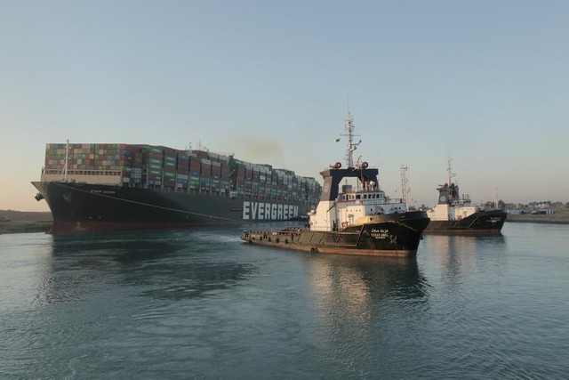 Kênh đào Suez lại nhộn nhịp sau khi tàu Ever Given được giải cứu - Hình 3 Kenh dao Suez lai nhon nhip sau khi tau Ever Given duoc giai cuu-Hinh-3