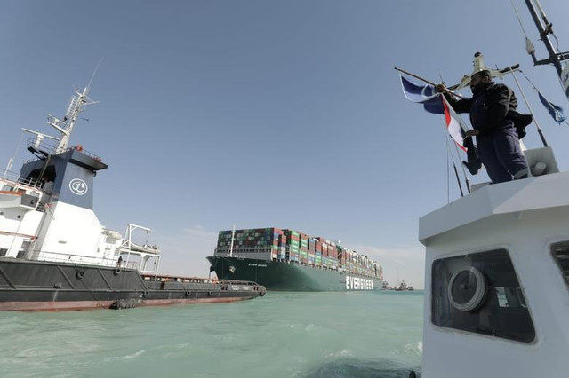 Kênh đào Suez lại nhộn nhịp sau khi tàu Ever Given được giải cứu - Hình 4 Kenh dao Suez lai nhon nhip sau khi tau Ever Given duoc giai cuu-Hinh-4