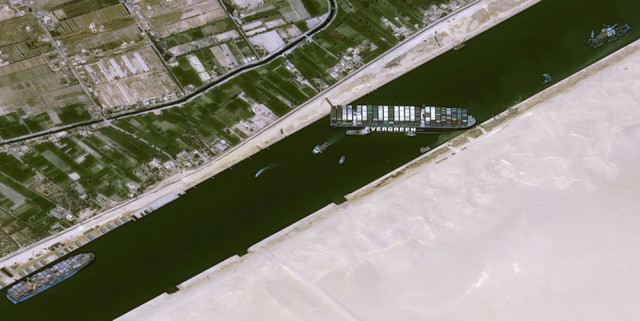Những điều thú vị về kênh đào Suez nơi tàu Ever Given bị mắc kẹt - Hình 9 Nhung dieu thu vi ve kenh dao Suez noi tau Ever Given bi mac ket-Hinh-9