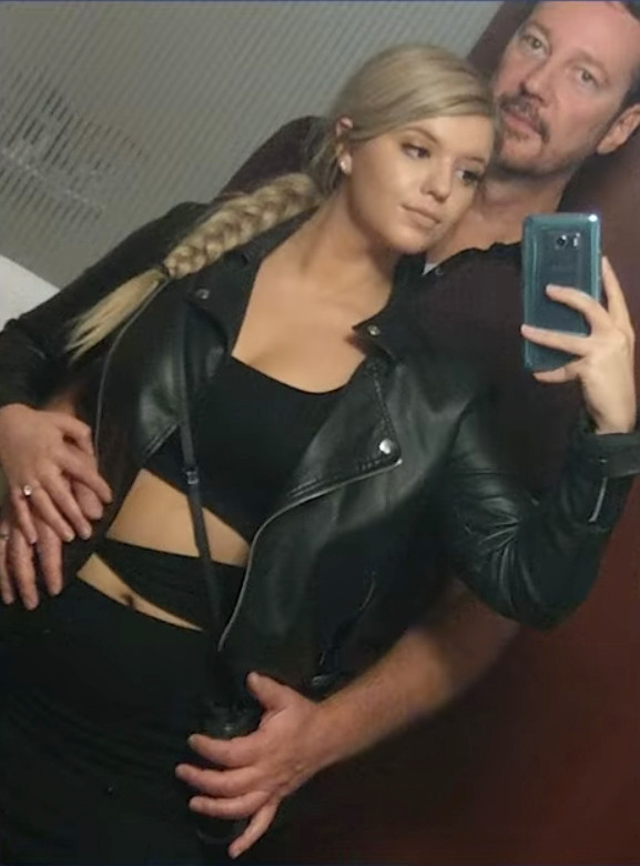 Chuyện tình của cặp đôi lệch tới 32 tuổi bị nhầm là bố con - Hình 5 Chuyen tinh cua cap doi lech toi 32 tuoi bi nham la bo con-Hinh-5