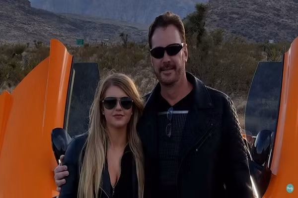 Chuyen tinh cua cap doi lech toi 32 tuoi bi nham la bo con