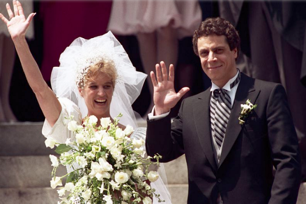 Chân dung Thống đốc New York liên tục bị tố quấy rối tình dục - Hình 10 Chan dung Thong doc New York lien tuc bi to quay roi tinh duc-Hinh-10