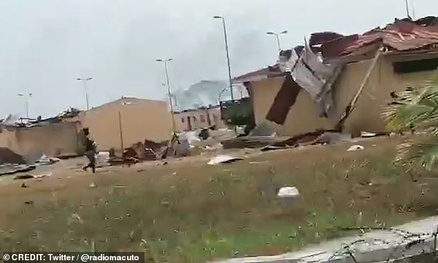 Hiện trường nổ kho đạn kinh hoàng khiến hàng trăm người thương vong - Hình 5 Hien truong no kho dan kinh hoang khien hang tram nguoi thuong vong-Hinh-5