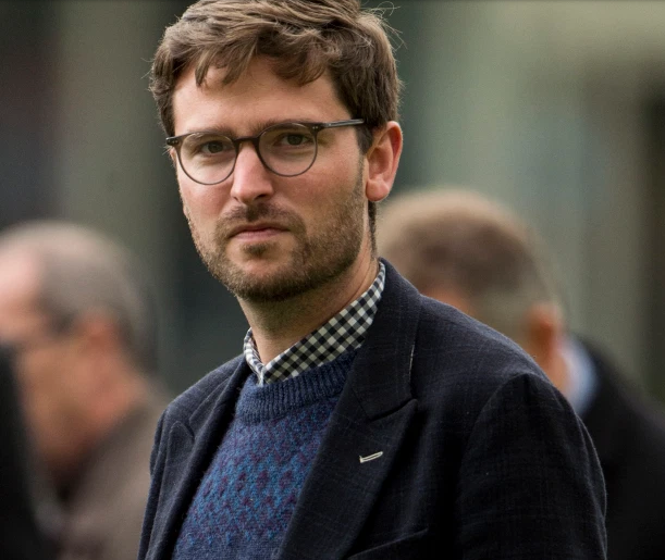 Người tố Công nương Anh Meghan Markle bắt nạt nhân viên là ai? - Hình 5 Nguoi to Cong nuong Anh Meghan Markle bat nat nhan vien la ai?-Hinh-5