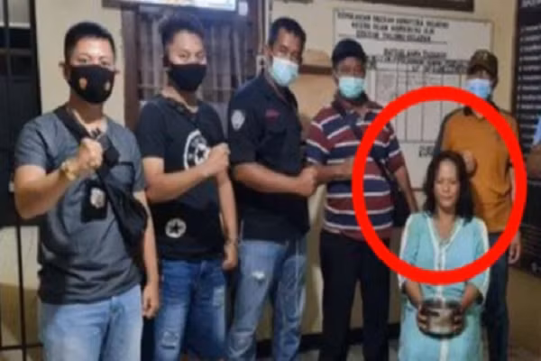 Con dau gay toi ac rung dong khi bi me chong la mang