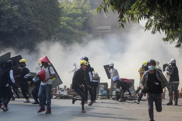 Giải pháp nào làm hạ nhiệt biểu tình ở Myanmar? - Hình 3 Giai phap nao lam ha nhiet bieu tinh o Myanmar?-Hinh-3