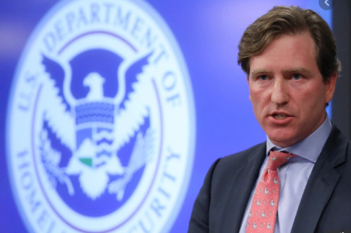 Biết gì về Giám đốc Cơ quan An ninh mạng bị ông Trump sa thải? - Hình 10 Biet gi ve Giam doc Co quan An ninh mang bi ong Trump sa thai?-Hinh-10