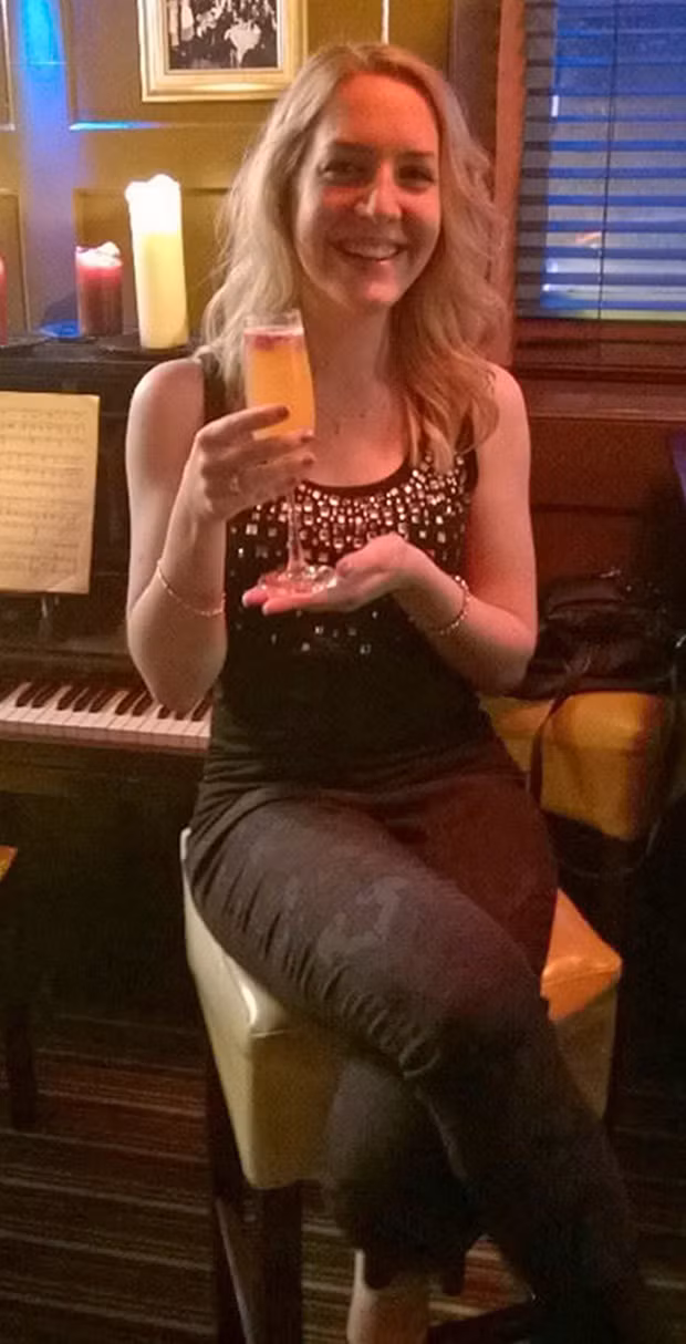 Chan dung nu y ta xinh dep sat hai 8 tre so sinh-Hinh-6