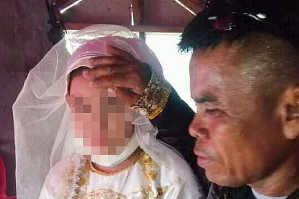 Em bé 13 tuổi lấy chồng 48 tuổi gây sốc Em be 13 tuoi lay chong 48 tuoi gay soc