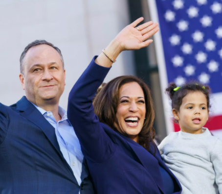 Biết gì về phu quân của nữ Phó Tổng thống Mỹ tương lai Kamala Harris - Hình 2 Biet gi ve phu quan cua nu Pho Tong thong My tuong lai Kamala Harris-Hinh-2