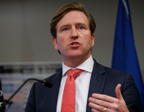 Biết gì về Giám đốc Cơ quan An ninh mạng bị ông Trump sa thải? - Hình 4 Biet gi ve Giam doc Co quan An ninh mang bi ong Trump sa thai?-Hinh-4