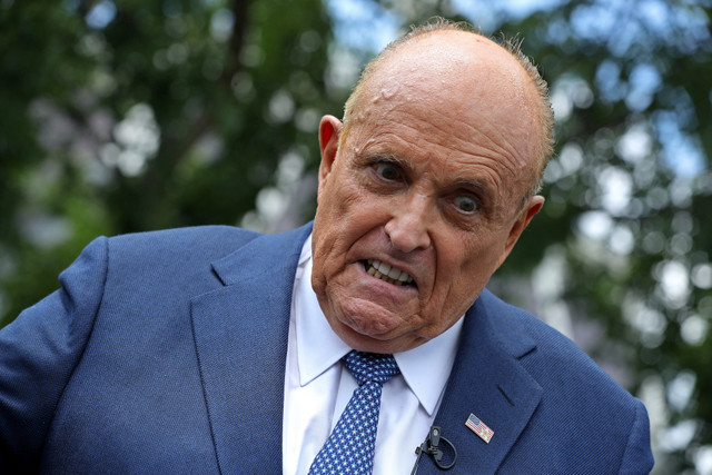 Chan dung luat su rieng cua ong Trump “to” co gian lan bau cu-Hinh-2