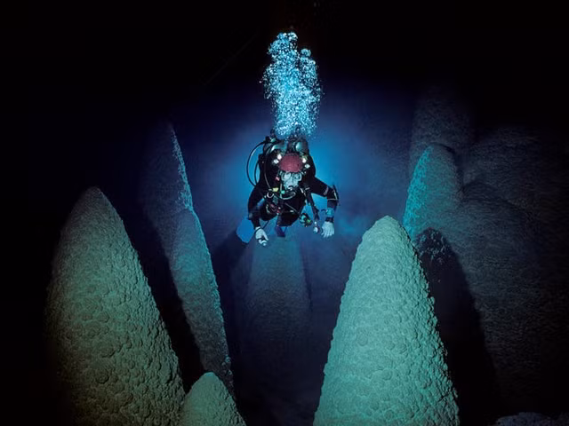 Chiem nguong nhung hang dong duoi nuoc dep nhat the gioi-Hinh-6