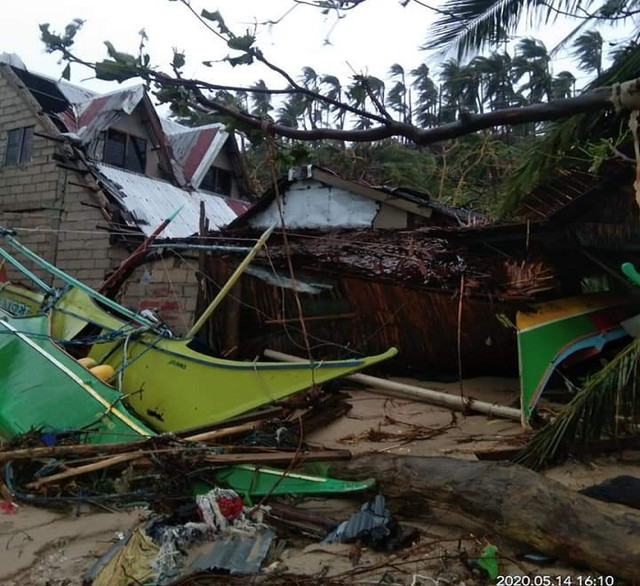 Đang đối phó với COVID-19, Philippines còn phải 'gồng mình' chống bão Vongfong - Hình 6 Dang doi pho voi COVID-19, Philippines con phai 'gong minh' chong bao Vongfong-Hinh-6