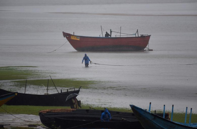 Dịch COVID-19 chưa qua, Ấn Độ-Bangladesh lại chịu thảm họa bão tàn phá - Hình 2 Dich COVID-19 chua qua, An Do-Bangladesh lai chiu tham hoa bao tan pha-Hinh-2